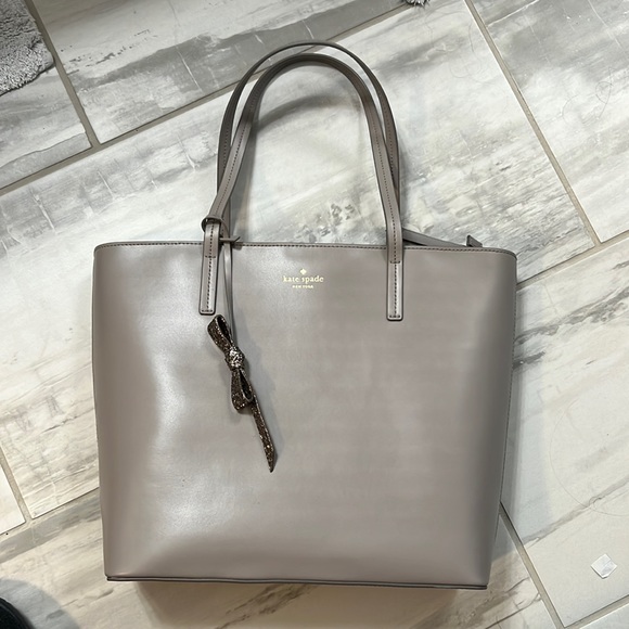 kate spade Handbags - Kate Spade tote